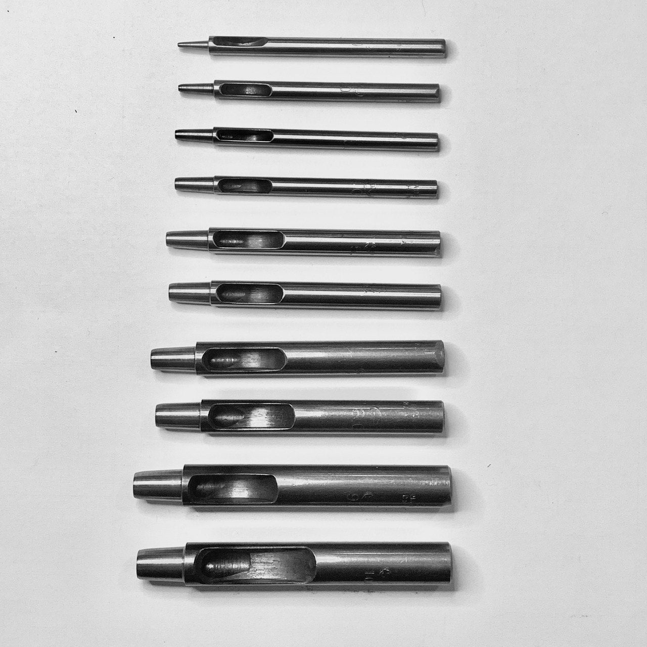 Hole Punch Set of 10 - Crafune
